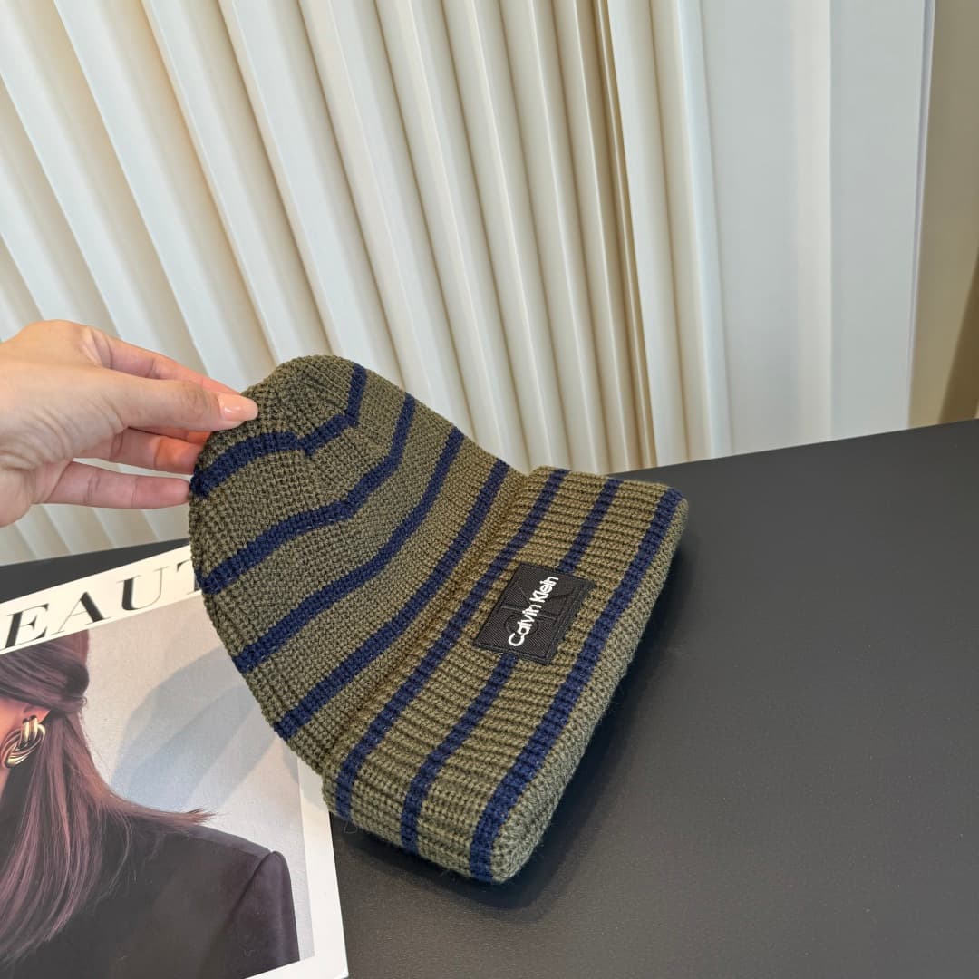 C29896 The new Seline cap features high-quality materials and a stylish design. It’s extremely popular! The quality is excellent, and it pairs well with many outfits. It’s a must-have item for any wardrobe. Buy it now! — image 7