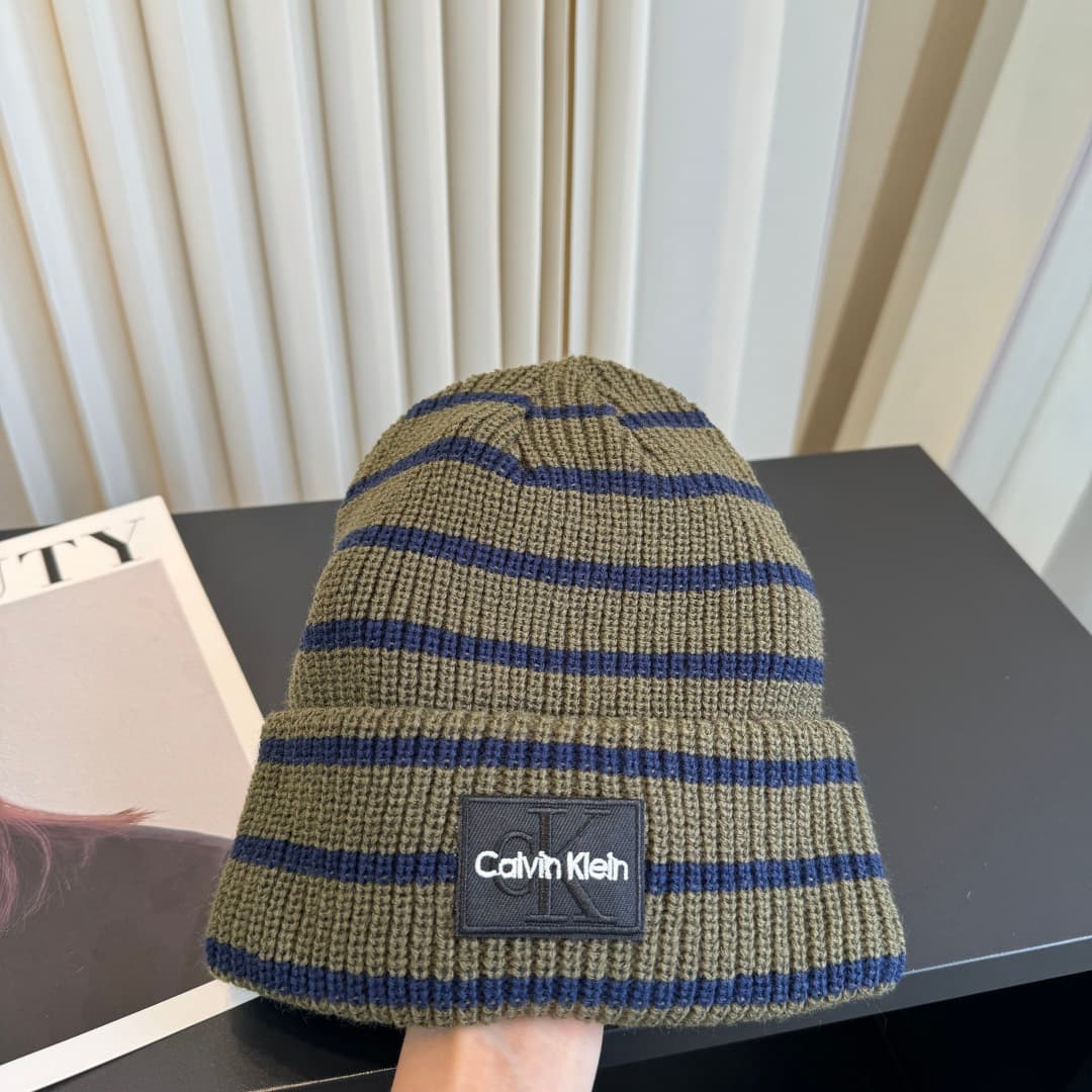 C29896 The new Seline cap features high-quality materials and a stylish design. It’s extremely popular! The quality is excellent, and it pairs well with many outfits. It’s a must-have item for any wardrobe. Buy it now! — image 3