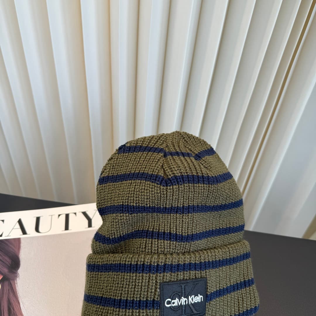 C29896 The new Seline cap features high-quality materials and a stylish design. It’s extremely popular! The quality is excellent, and it pairs well with many outfits. It’s a must-have item for any wardrobe. Buy it now! — image 5