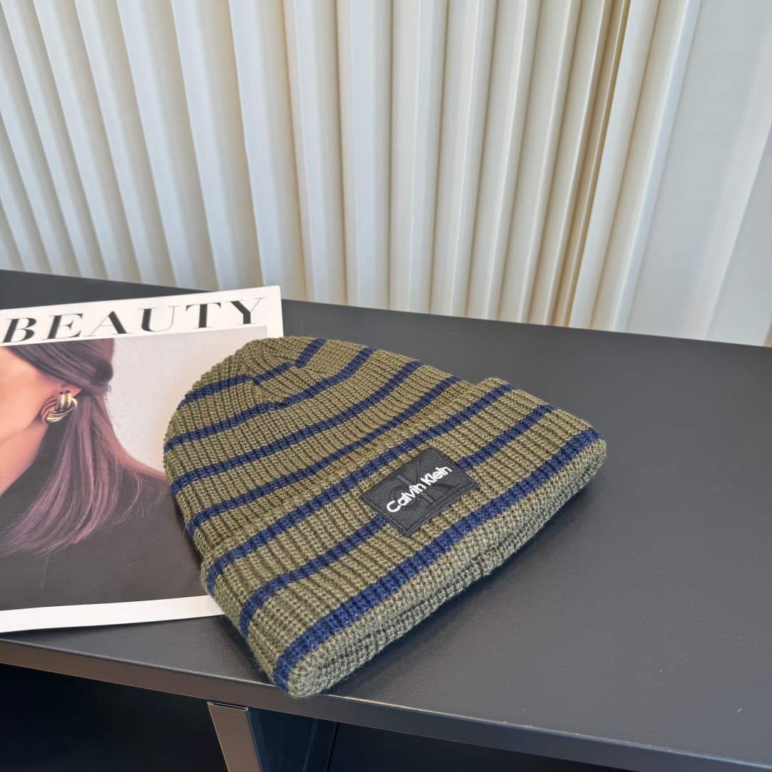 C29896 The new Seline cap features high-quality materials and a stylish design. It’s extremely popular! The quality is excellent, and it pairs well with many outfits. It’s a must-have item for any wardrobe. Buy it now! — image 2