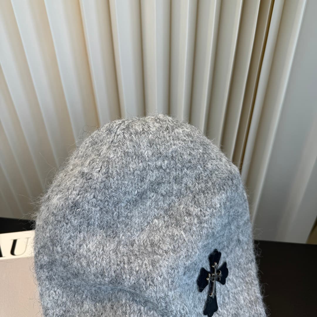 C29889 The new Seline cap features high-quality materials and a stylish design. It’s absolutely amazing! The quality is excellent, and it goes well with any outfit. It’s a must-have item for those who want to stay trendy. Buy it now! — image 3
