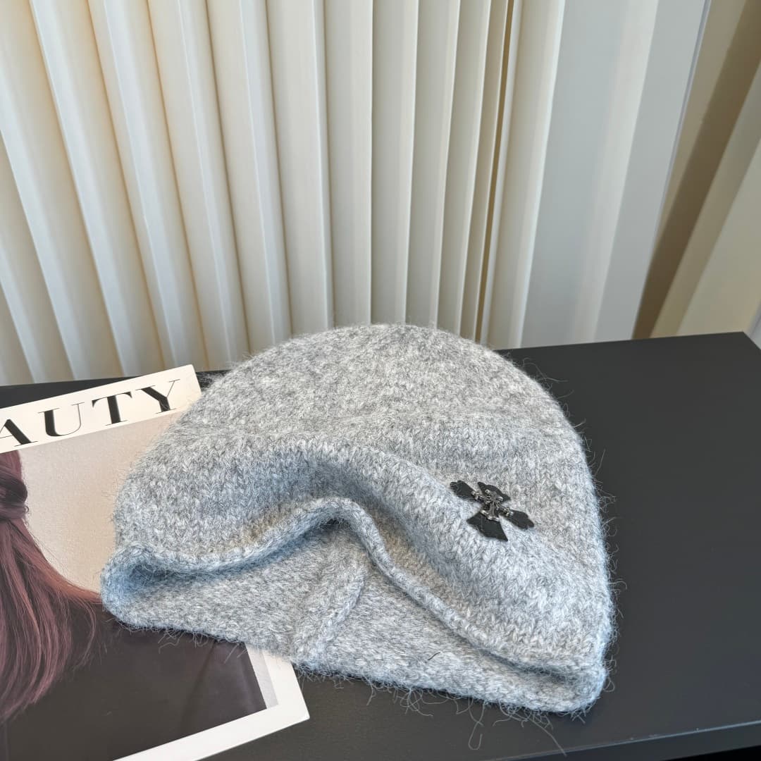 C29889 The new Seline cap features high-quality materials and a stylish design. It’s absolutely amazing! The quality is excellent, and it goes well with any outfit. It’s a must-have item for those who want to stay trendy. Buy it now! — image 7