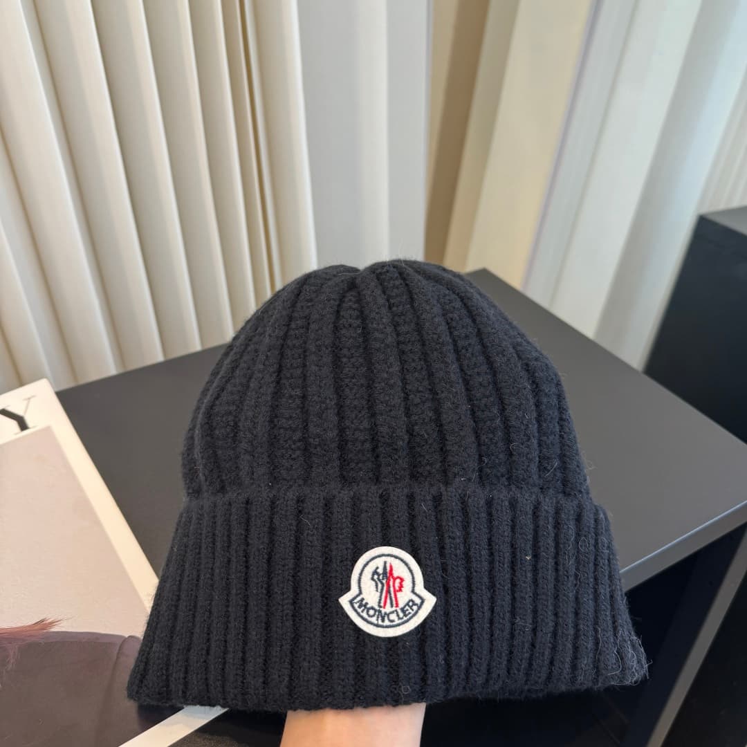 C29887 The new Mengkou knitted cap features high-quality and stylish design. It’s extremely popular! The quality is excellent, and it pairs well with any outfit. It’s a must-have item for those who want to stay trendy. Buy it now! — image 3