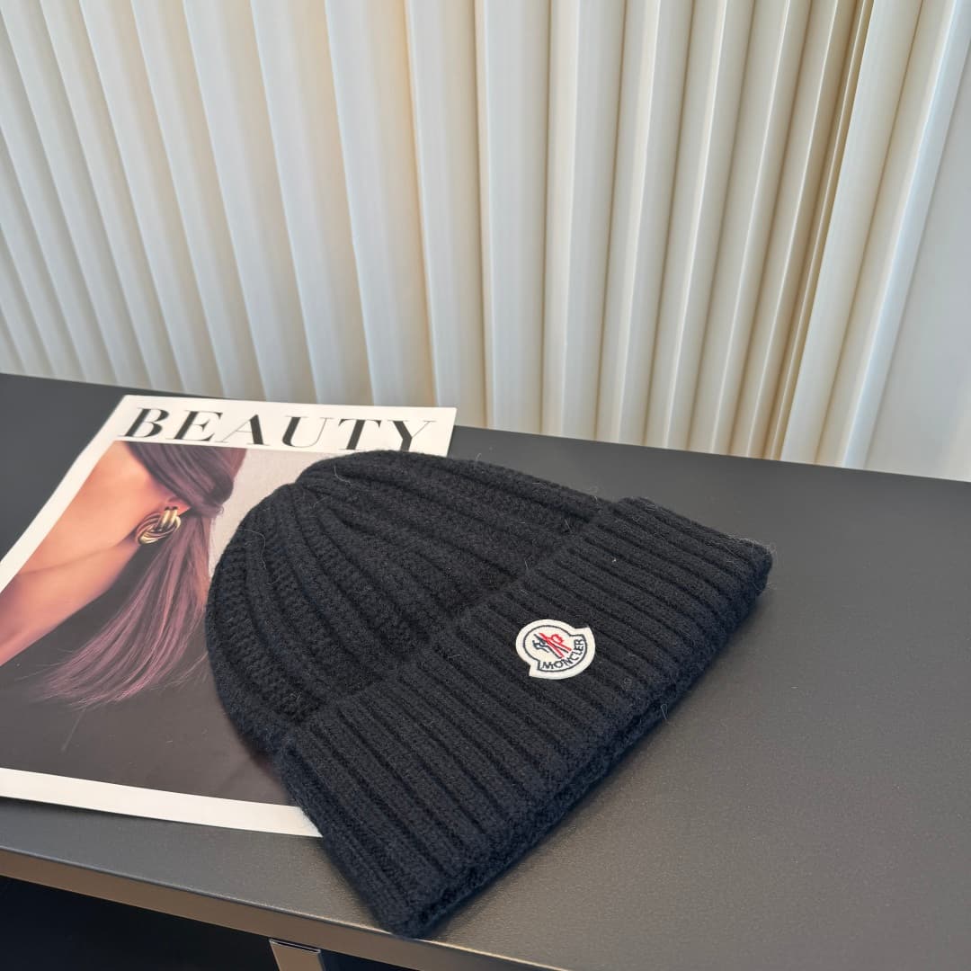 C29887 The new Mengkou knitted cap features high-quality and stylish design. It’s extremely popular! The quality is excellent, and it pairs well with any outfit. It’s a must-have item for those who want to stay trendy. Buy it now! — image 2