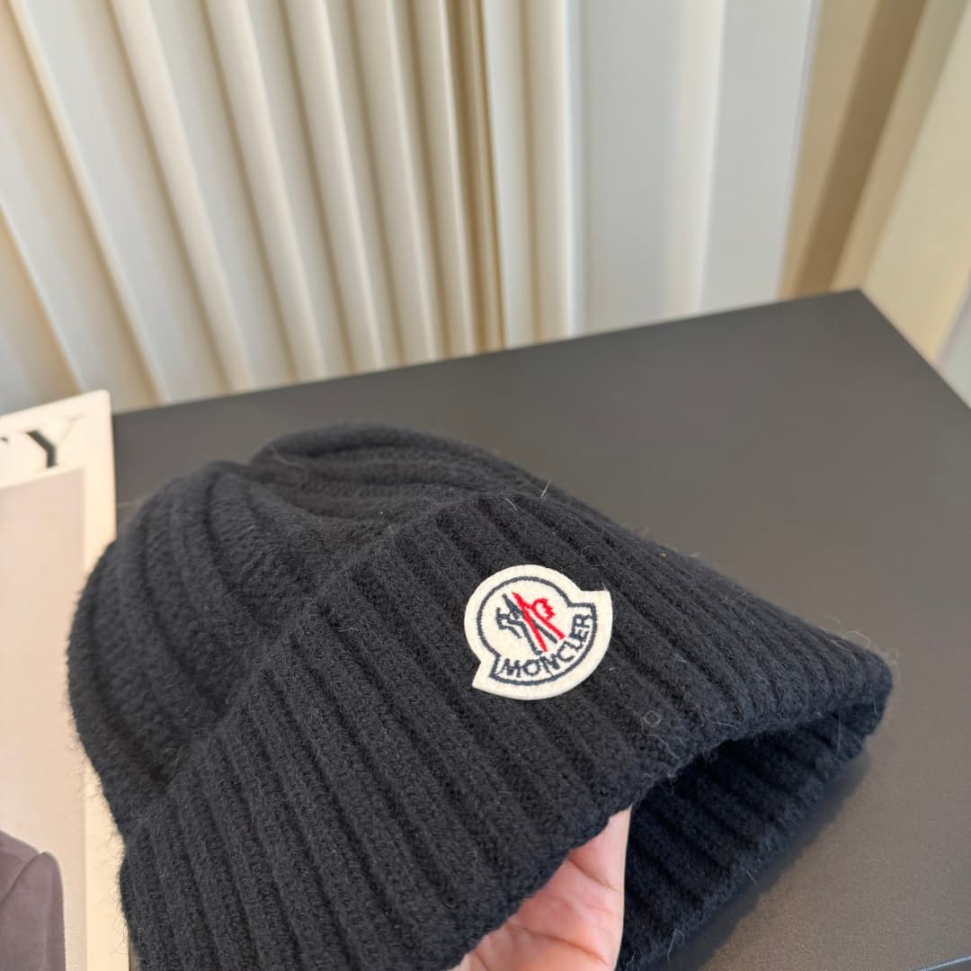 C29887 The new Mengkou knitted cap features high-quality and stylish design. It’s extremely popular! The quality is excellent, and it pairs well with any outfit. It’s a must-have item for those who want to stay trendy. Buy it now! — image 4