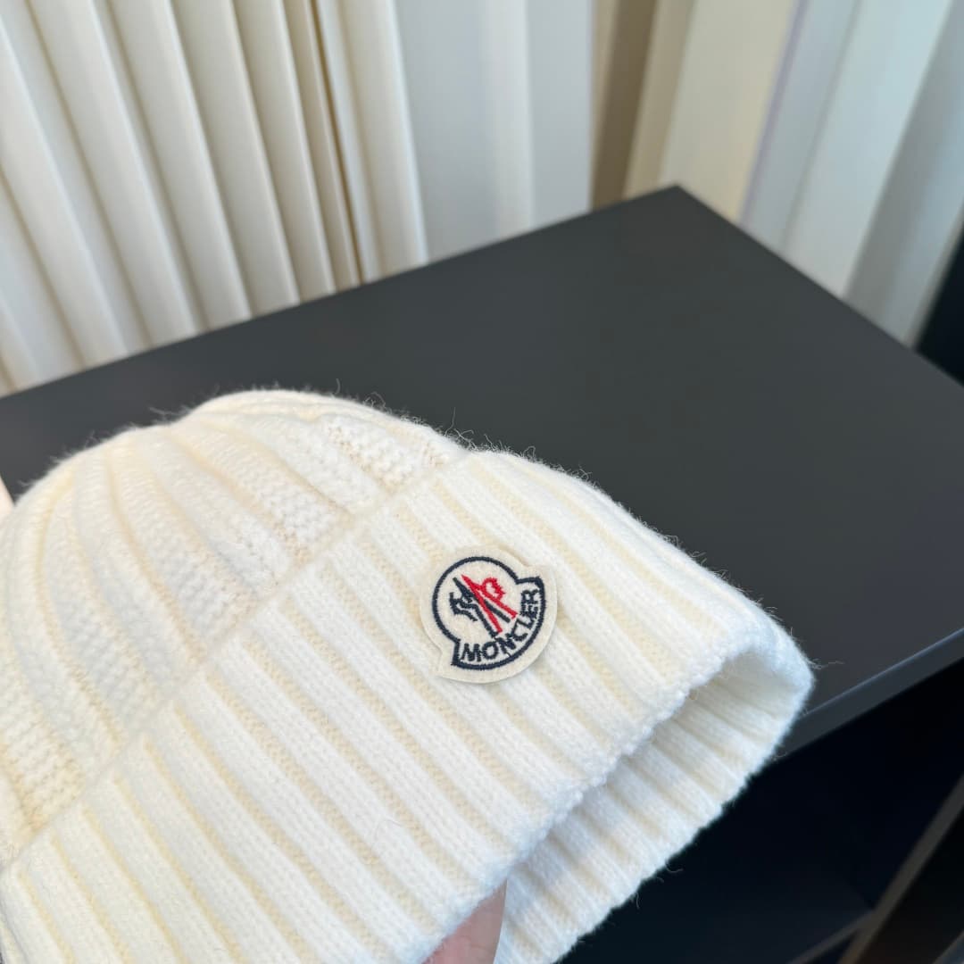 C29885 The new Mengkou knitted cap features high-quality materials and a stylish design. It’s extremely popular! The quality is excellent, and it pairs well with any outfit. It’s a must-have item for those who go out frequently. Buy it quickly! — image 4