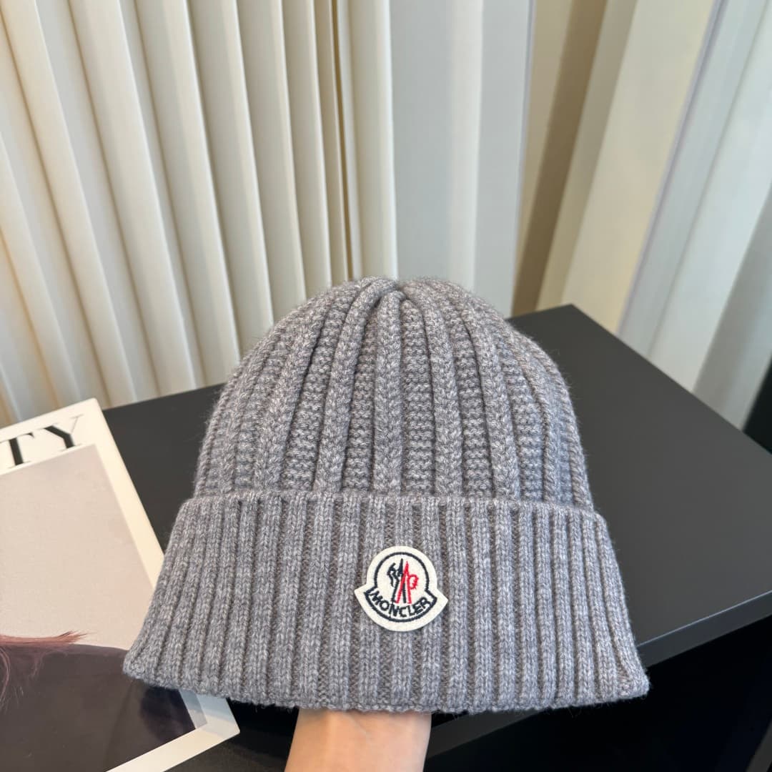 C29884 The new Mengkou knitted cap features high-quality materials and a stylish design. It’s absolutely amazing! The quality is excellent, and it goes well with any outfit. It’s a must-have item for those who want to stay trendy. Buy it quickly! — image 3