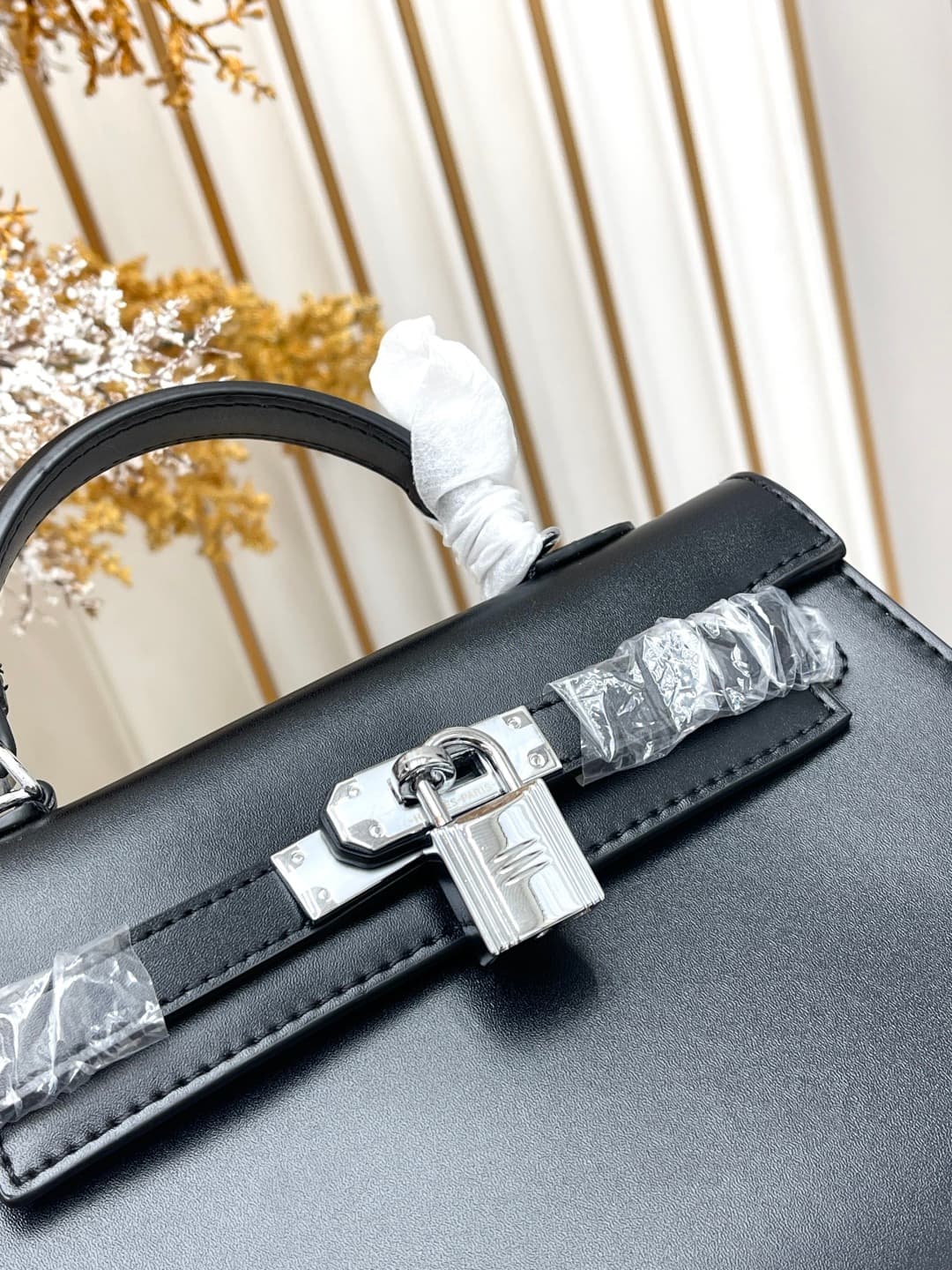 C4901 💰 Hermès Kelly 22cm black-silver Box leather 💫||✨ When the craftsmanship of Hermès is combined with the smooth, shiny texture of Box leather, this Kelly 28 black-silver model becomes a “celestial moon” in my heart! As a classic model at the entry-le — image 6