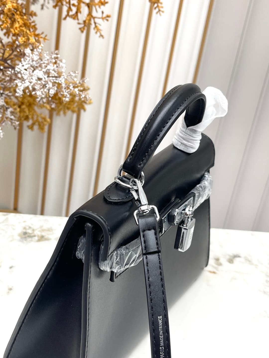 C4901 💰 Hermès Kelly 22cm black-silver Box leather 💫||✨ When the craftsmanship of Hermès is combined with the smooth, shiny texture of Box leather, this Kelly 28 black-silver model becomes a “celestial moon” in my heart! As a classic model at the entry-le — image 7