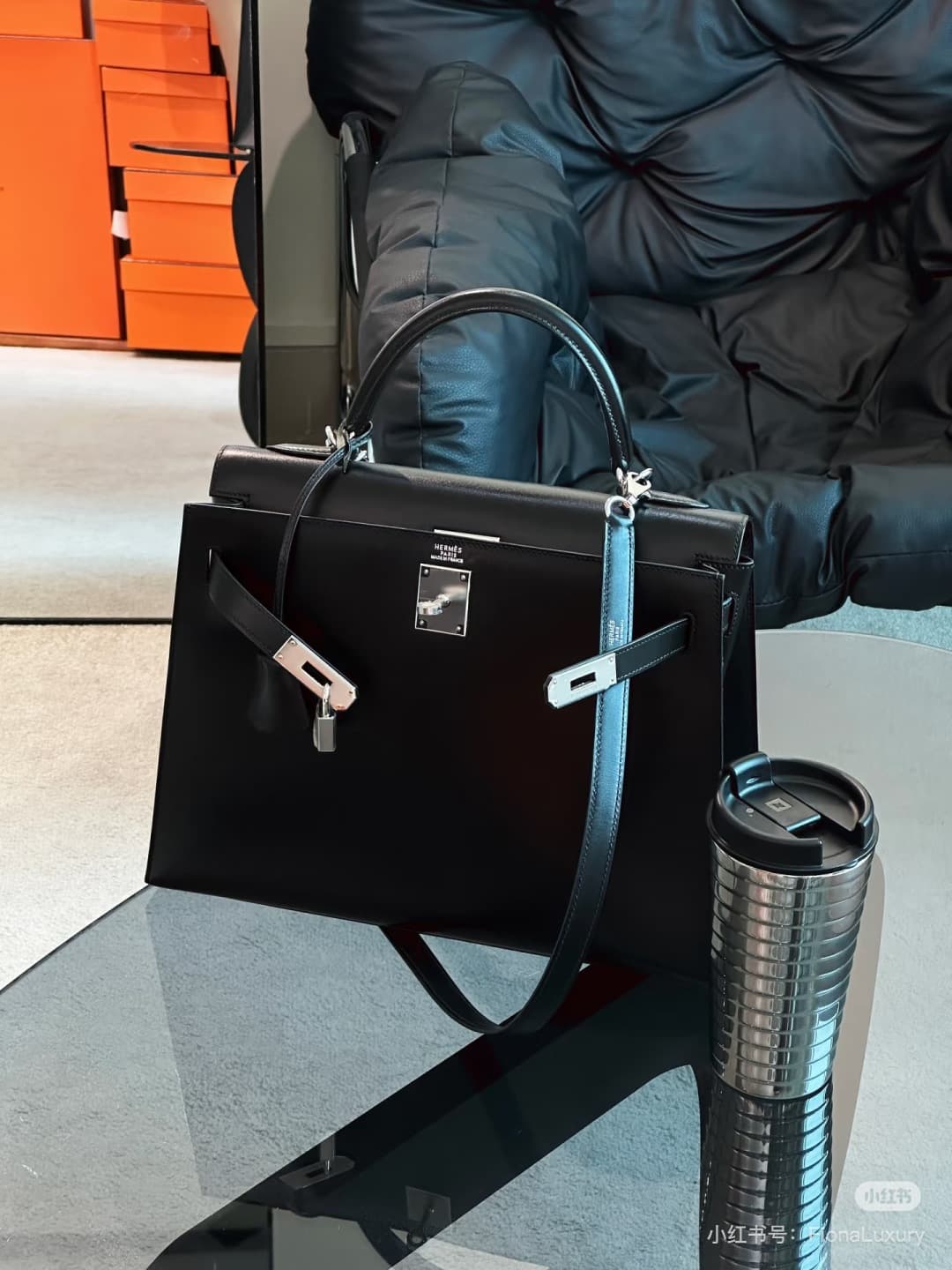 C4898 💰 Hermès Kelly 28cm black-silver Box leather 💫||✨ When the craftsmanship of Hermès meets the smooth, shiny texture of Box leather, this Kelly 28 black-silver model instantly becomes my “ethereal moonlight”! As a classic model at the entry-level leve — image 5