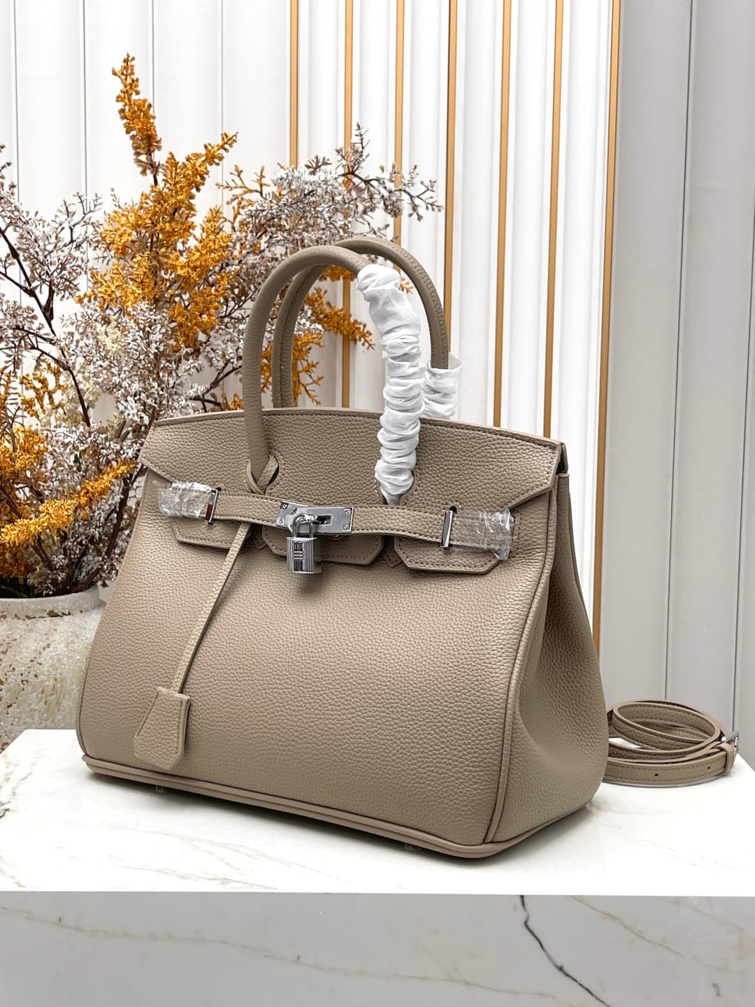 C4906 Silver clasp (30cm)(25cm)(20cm) Hermès Birkin platinum bag — image 2