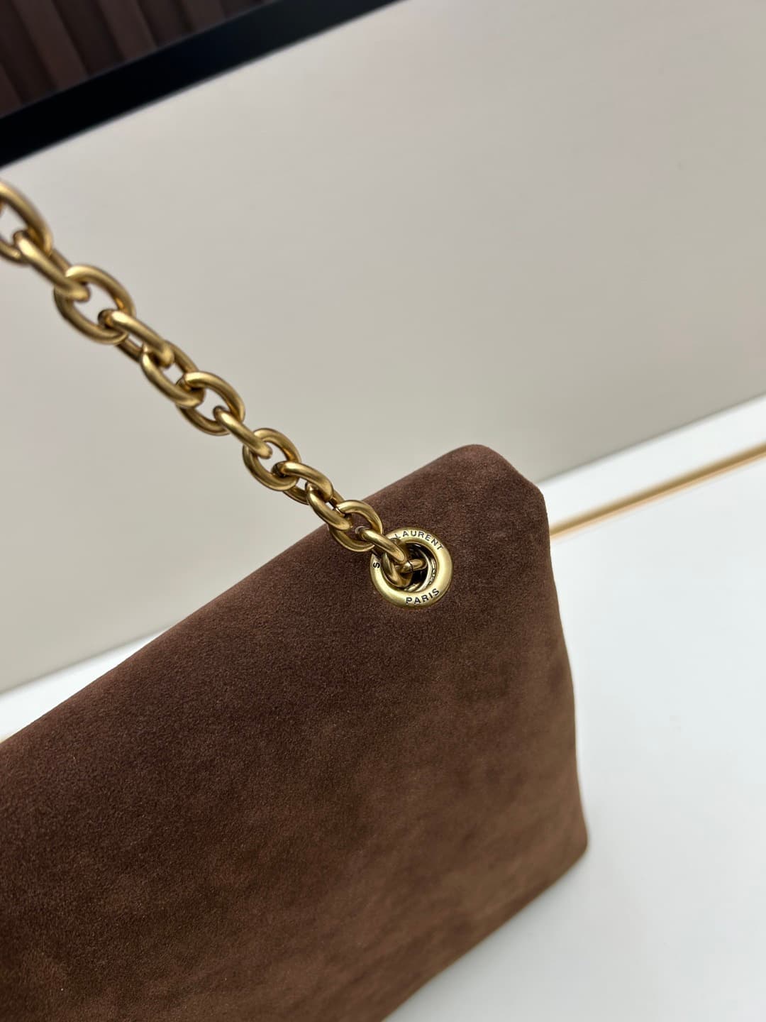 C8721 New model 💰 Leather Vintage/Retro Saint Laurent envelope bag 25. This bag features an envelope-style design with textured leather, and the golden YSL logo is highly recognizable. It comes with a detachable chain strap, combining the elegance of a ha — image 6