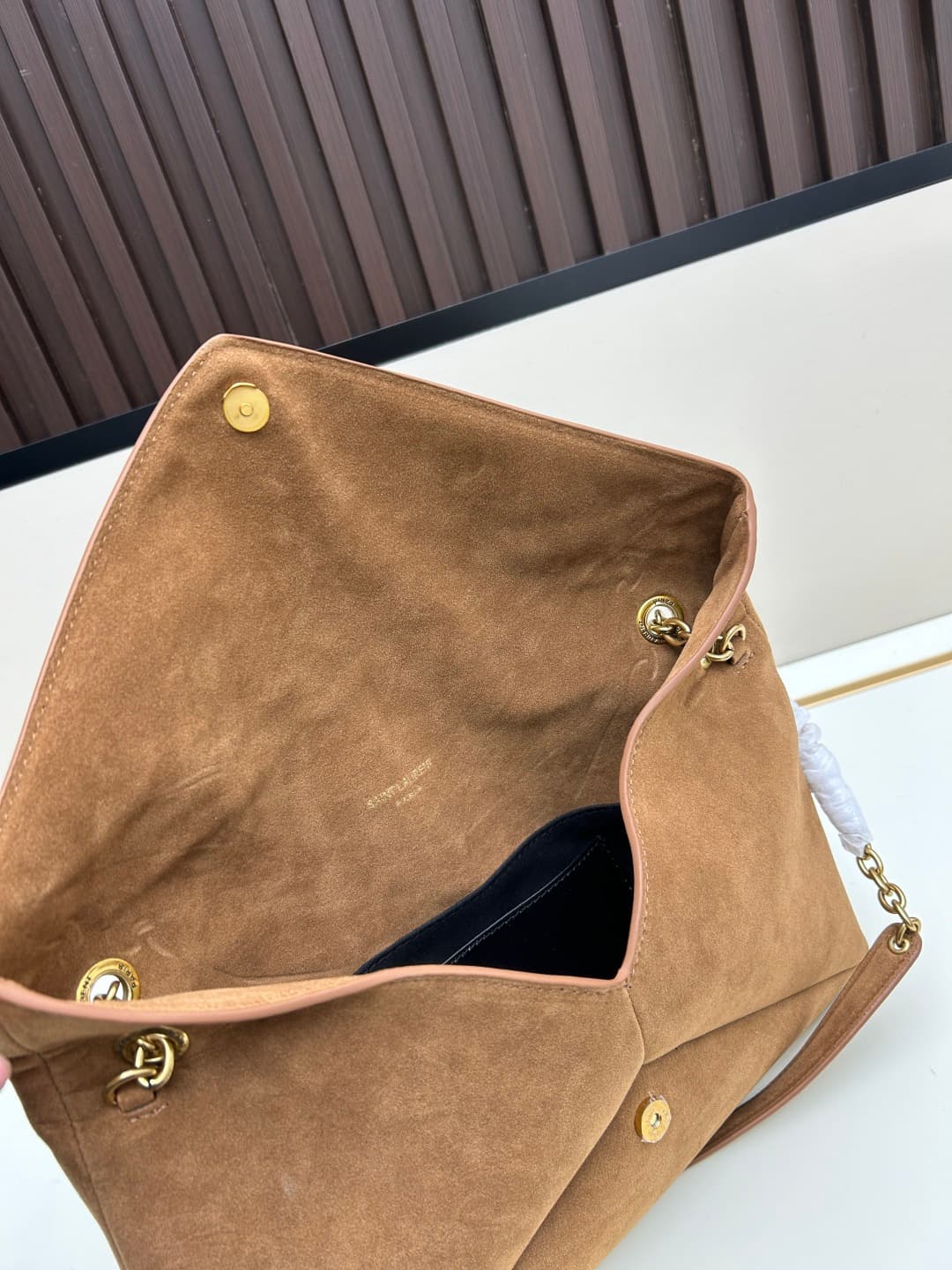C8719 New model 💰 Leather Vintage/Retro Saint Laurent envelope bag 25. This bag features an envelope-shaped design with textured leather, and the golden YSL logo is highly recognizable. It comes with a detachable chain strap, combining the elegance of a h — image 8