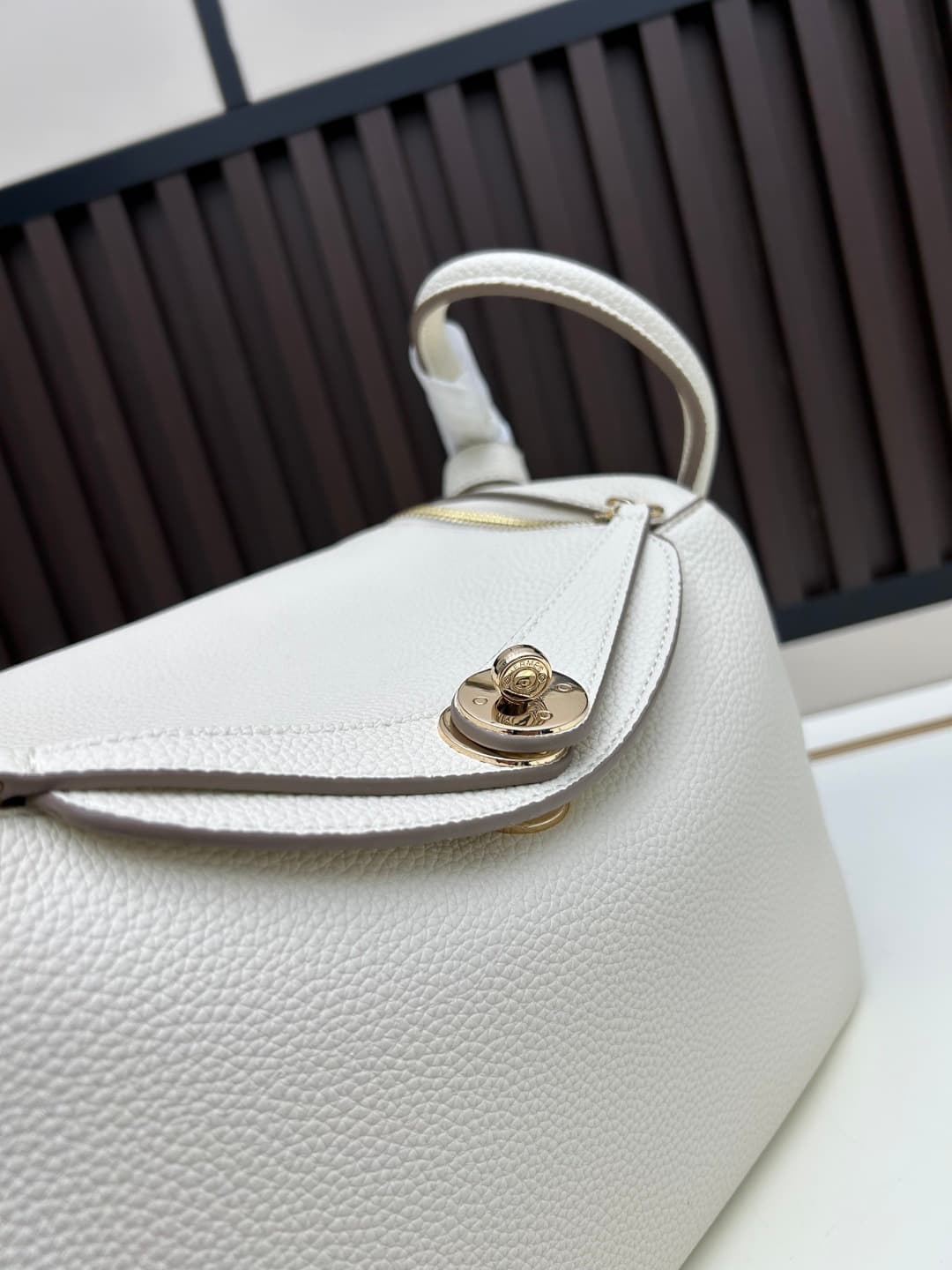 C4891 The practical daily product “Hermès Lindy26” is loved in every color. Golden brown 🆚 pumpkin color – the warm colors really suit the autumn and winter seasons perfectly. — image 6