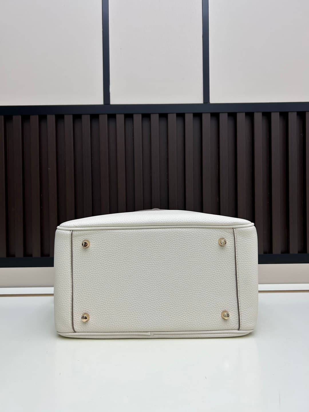 C4891 The practical daily product “Hermès Lindy26” is loved in every color. Golden brown 🆚 pumpkin color – the warm colors really suit the autumn and winter seasons perfectly. — image 7