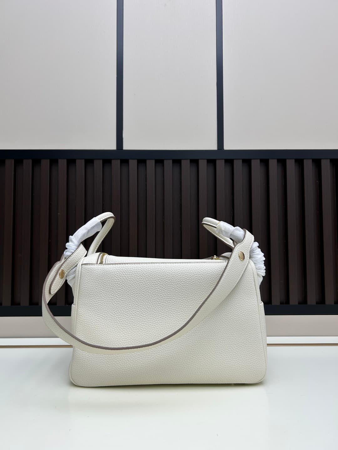 C4891 The practical daily product “Hermès Lindy26” is loved in every color. Golden brown 🆚 pumpkin color – the warm colors really suit the autumn and winter seasons perfectly. — image 5
