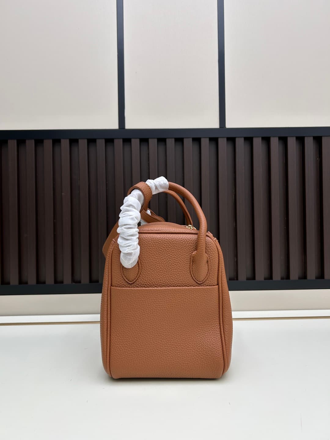 C4888 The practical daily use version of ‘Hermès Lindy26’ is really lovely in every color. Golden brown 🆚 pumpkin color – these warm colors are perfect for autumn and winter seasons. — image 4