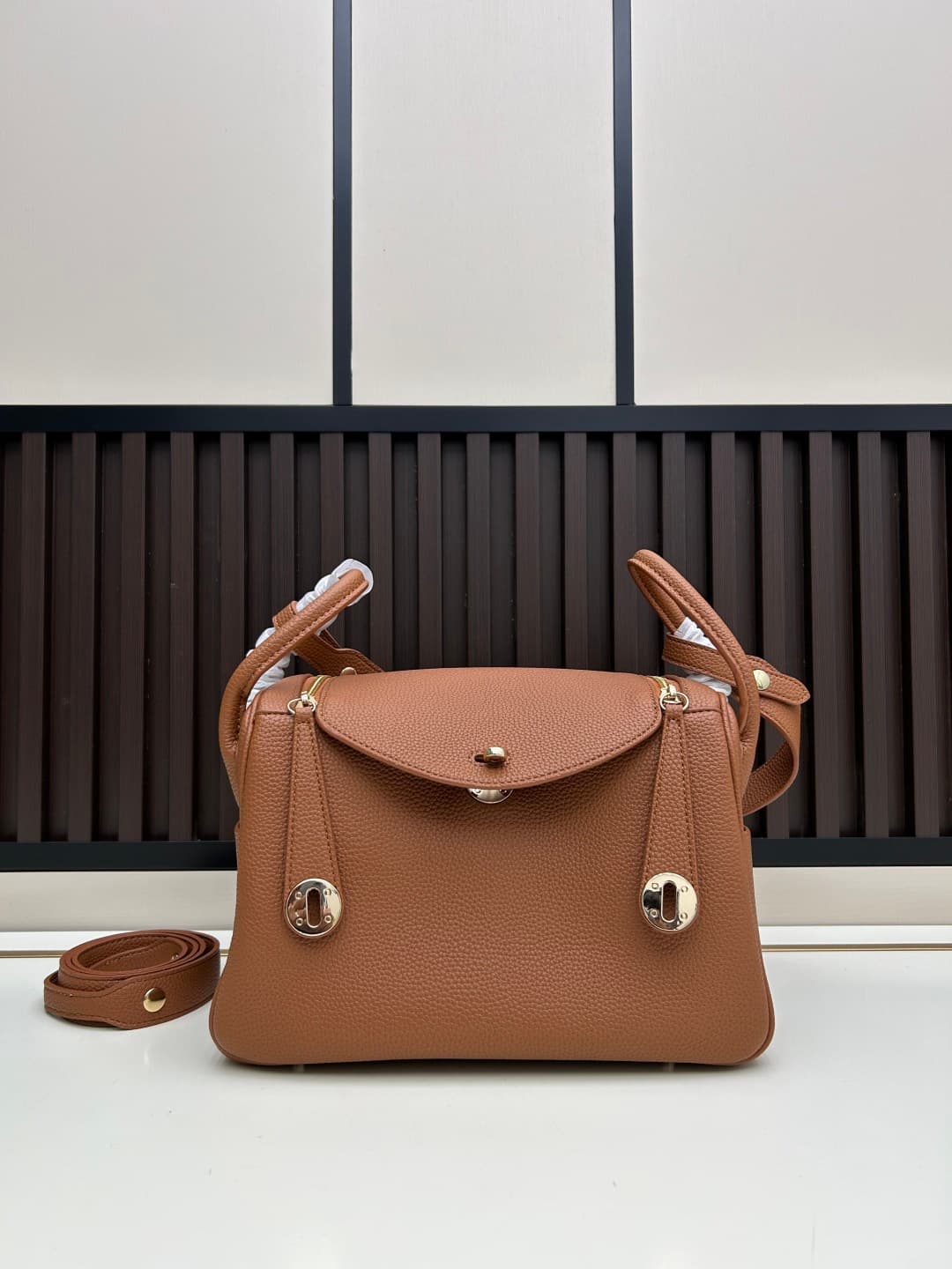C4888 The practical daily use version of ‘Hermès Lindy26’ is really lovely in every color. Golden brown 🆚 pumpkin color – these warm colors are perfect for autumn and winter seasons. — image 3