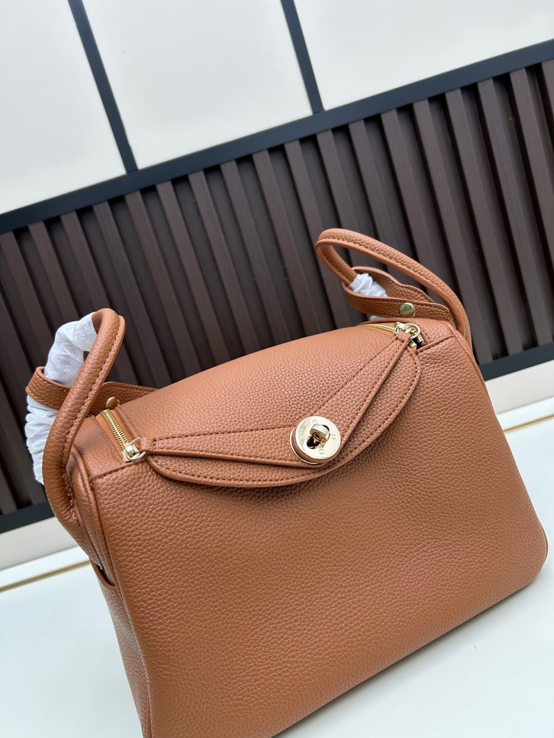 C4888 The practical daily use version of ‘Hermès Lindy26’ is really lovely in every color. Golden brown 🆚 pumpkin color – these warm colors are perfect for autumn and winter seasons. — image 6