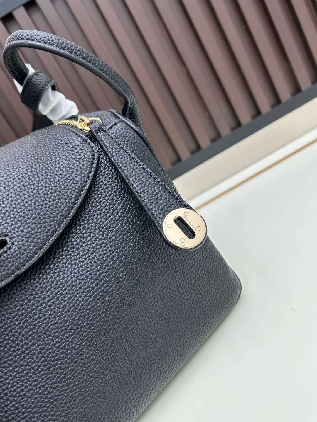 C4887 The practical daily use model “Hermès Lindy26” is loved in every color. Golden brown 🆚 pumpkin color – the warm colors really suit the autumn and winter seasons perfectly. — image 7
