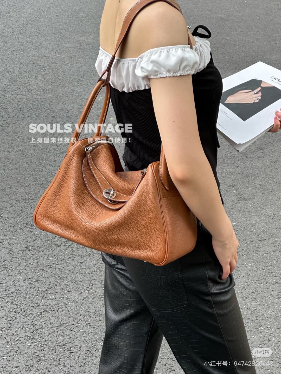 C4884 The practical daily product “Hermès Lindy26” is really lovely in every color. Golden brown 🆚 pumpkin color – these warm colors are perfect for autumn and winter seasons. — image 7