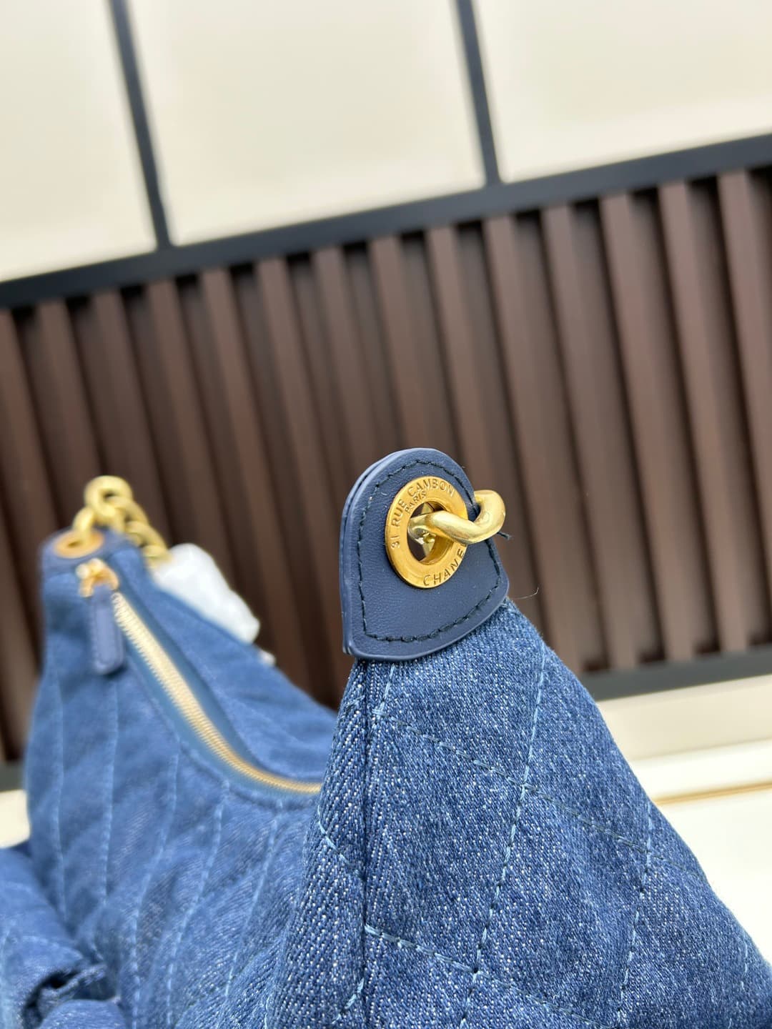 C834 New model 💰 – Chanel 25c hobo bag, promoted by Jennie – a tough choice between two options|||Chanel 25c hobo bag👜 — image 4