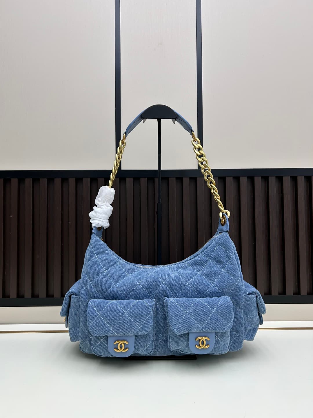 C831 New model 💰 – Chanel 25c hobo bag, promoted by Jennie. You have to choose either one of these two options:|||Chanel 25c hobo bag👜 — image 2