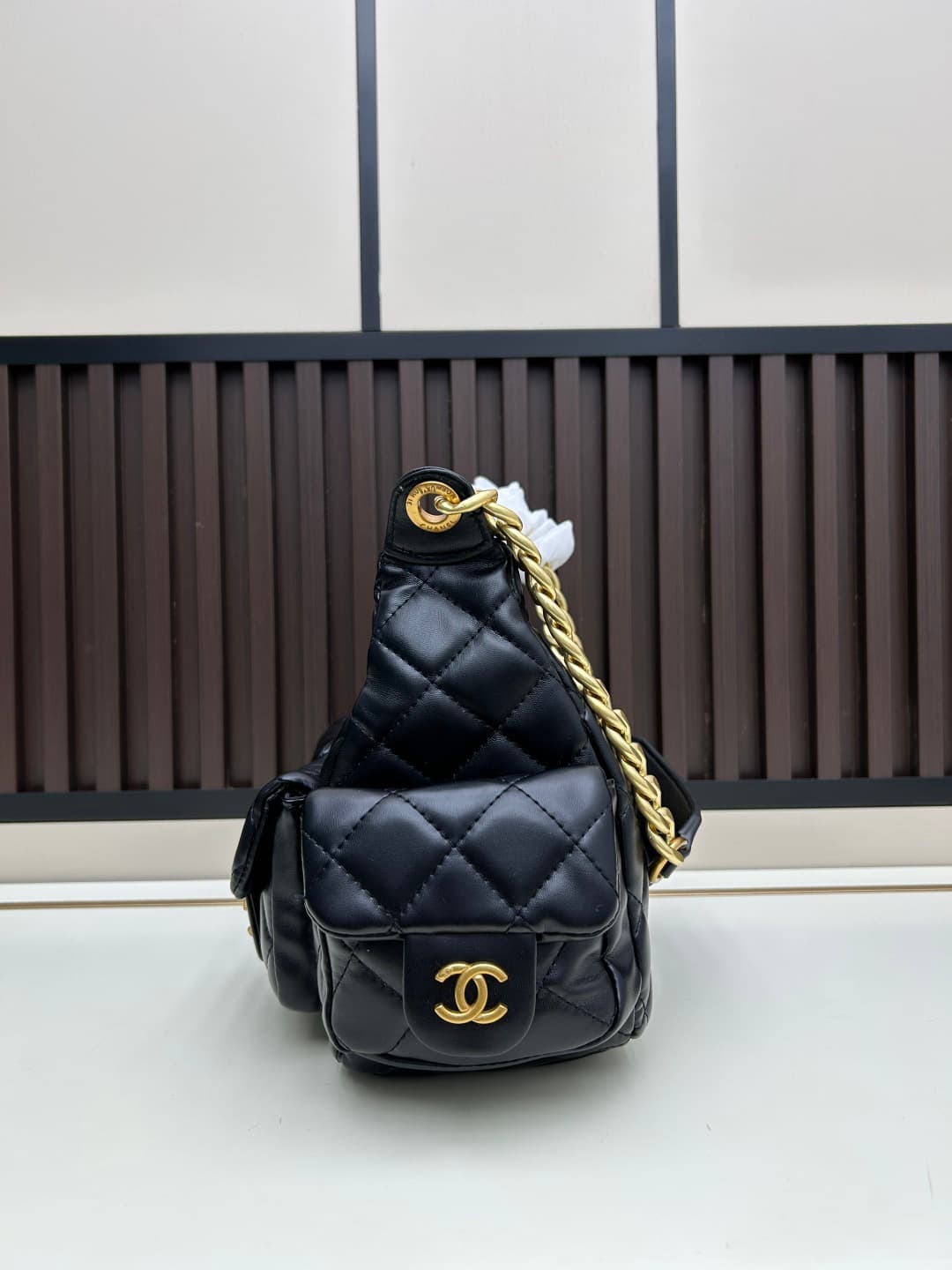 C832 New model 💰 – Chanel 25c hobo bag promoted by Jennie – a tough choice between two options|||Chanel 25c hobo bag👜 — image 3