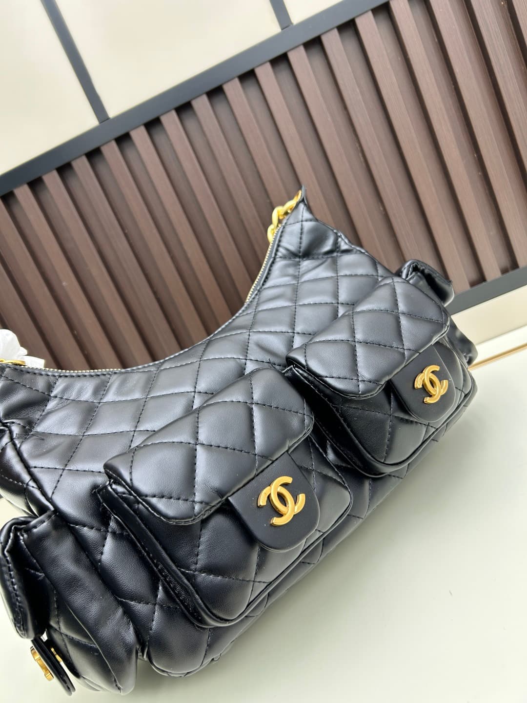 C832 New model 💰 – Chanel 25c hobo bag promoted by Jennie – a tough choice between two options|||Chanel 25c hobo bag👜 — image 4