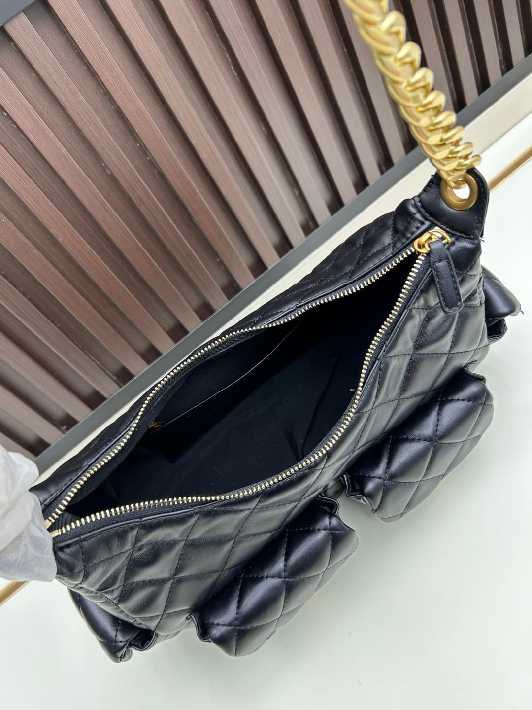 C832 New model 💰 – Chanel 25c hobo bag promoted by Jennie – a tough choice between two options|||Chanel 25c hobo bag👜 — image 7