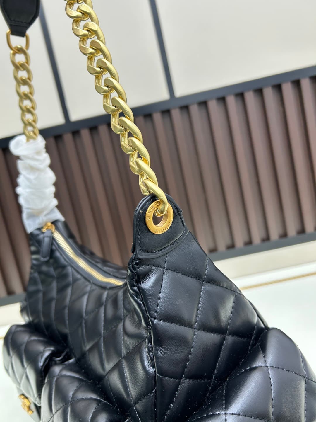 C832 New model 💰 – Chanel 25c hobo bag promoted by Jennie – a tough choice between two options|||Chanel 25c hobo bag👜 — image 6