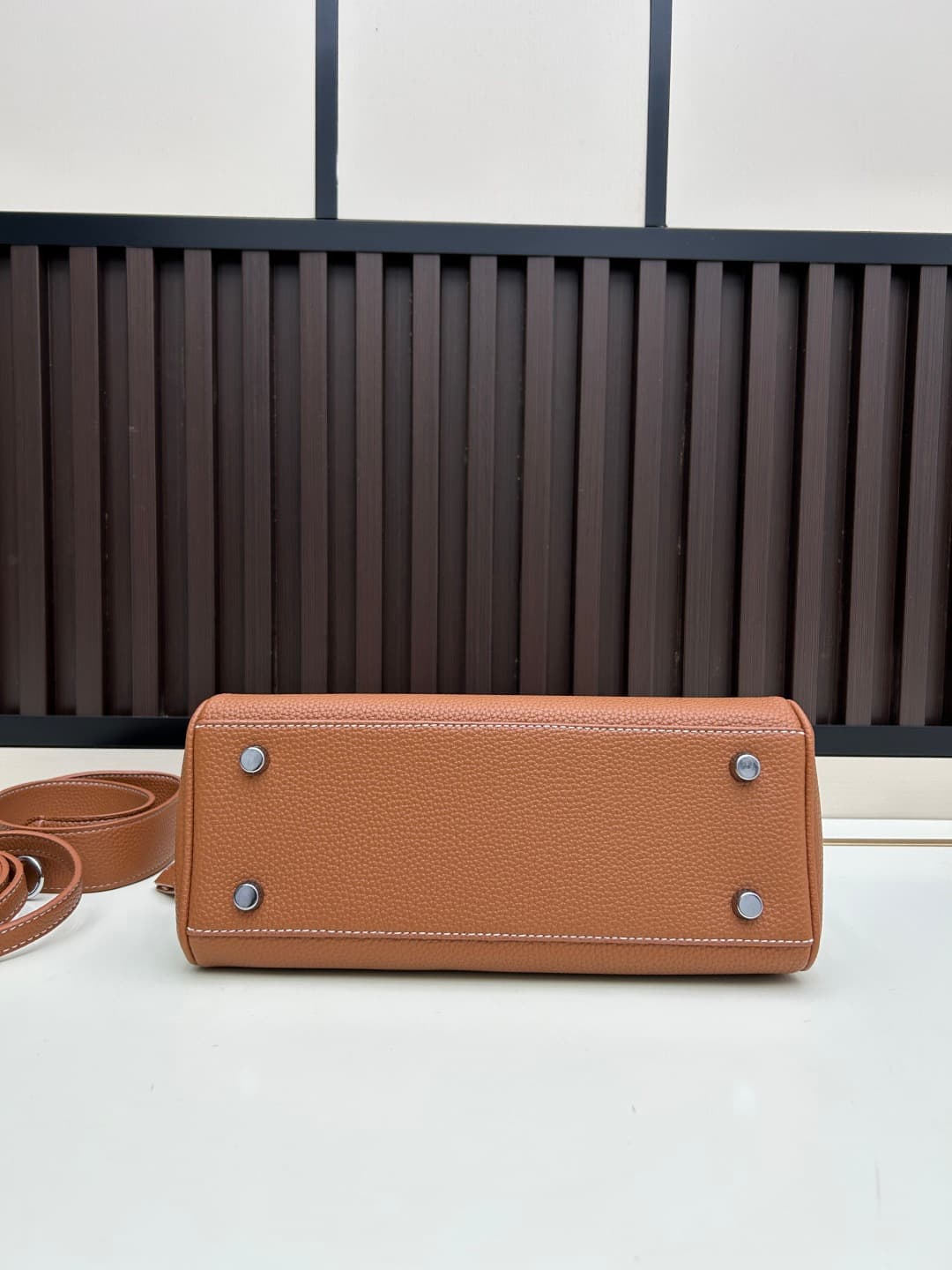C4881 300, 310, 20, 25, 28cm. The Hermès Kelly collection was named after the royal family. Due to my love for Kelly, I investigated its history further. It turns out that the name “Kelly” comes from Princess Grace Kelly of Monaco🫅. Only by listening to t — image 6