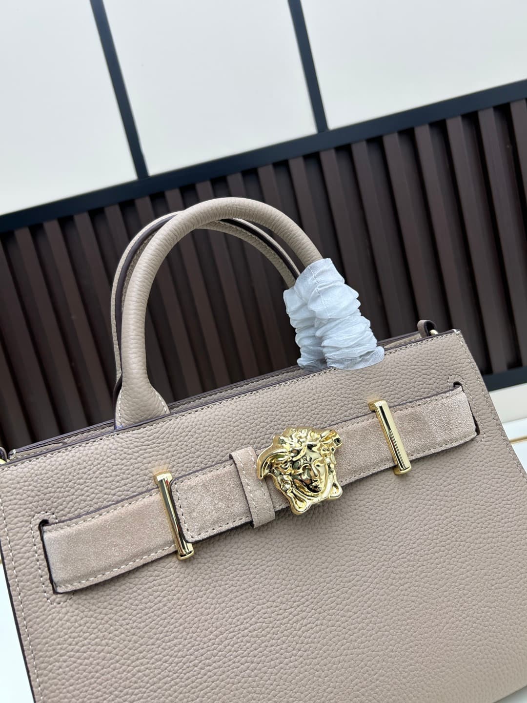C8383 Presenting Box VERSACE/Versace – suitable for women to carry in hands or crossbody (similar to popular celebrities’ styles). New model – ideal as a gift box. — image 6