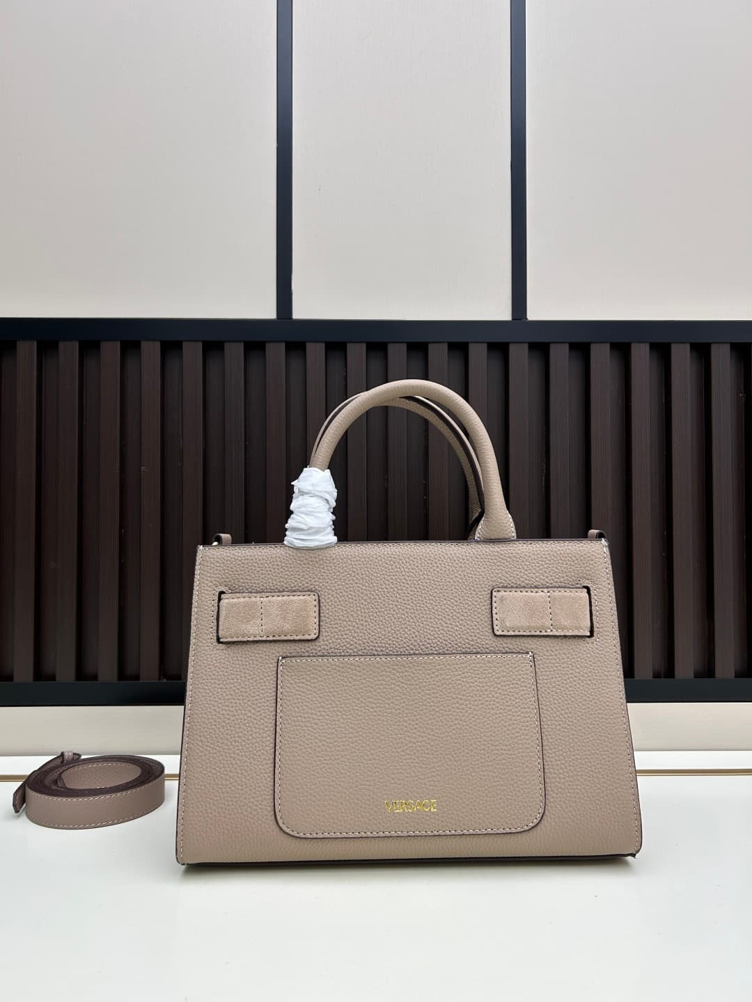 C8383 Presenting Box VERSACE/Versace – suitable for women to carry in hands or crossbody (similar to popular celebrities’ styles). New model – ideal as a gift box. — image 3