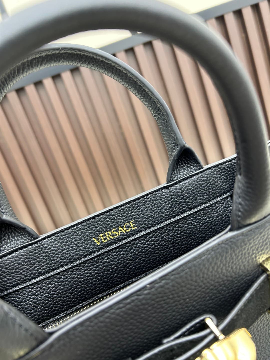C8382 Pairing Box VERSACE/Versace – can be carried in hand or slung over the shoulder (similar to popular celebrities’ styles). New model. #As a gift box — image 8