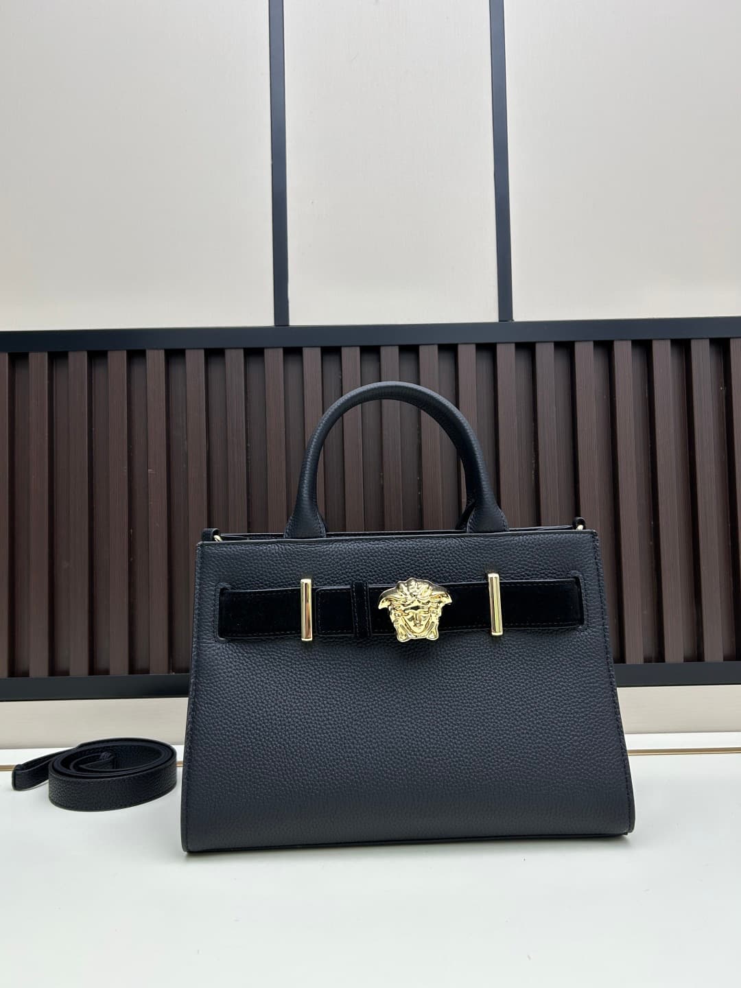 C8378 Packing Box VERSACE/Versace – can be carried in hand or slung over the shoulder (similar to popular celebrities’ designs). New model #Packing Box for gifts — image 3
