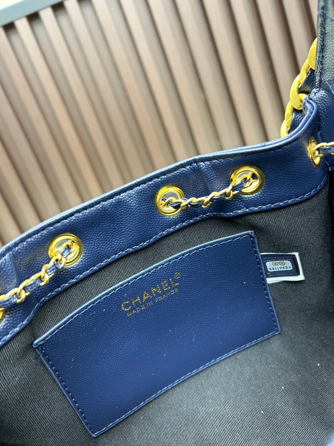 C829 Caviar’s new mini version of Chanel 25 handbag|||The newly popular bag “Chanel 25bag” is another “It Bag” following Chanel 22bag! It features a classic and practical design, incorporating the three iconic elements of the brand: chevron-stitched patte — image 8