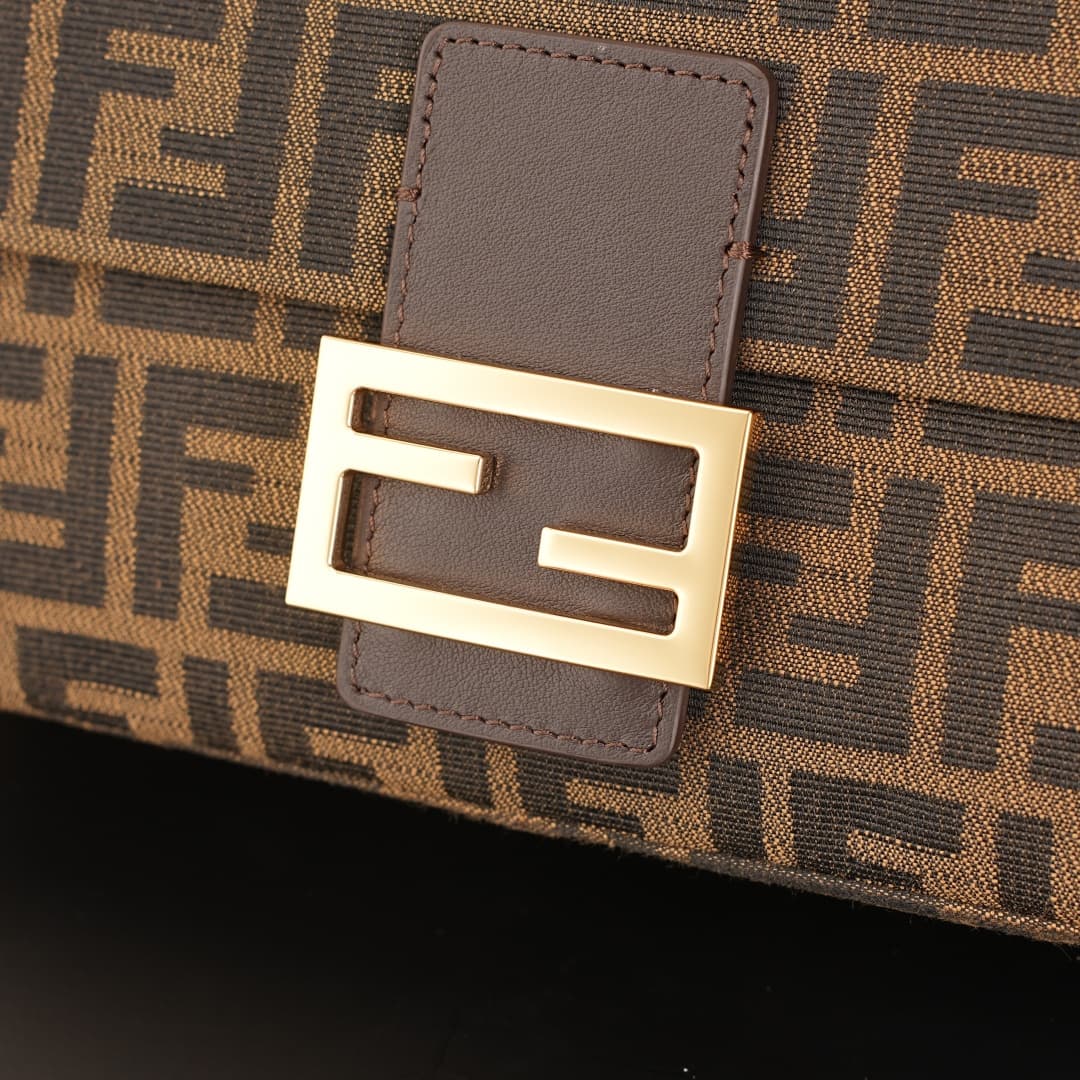 C2892 Original model 4410🔥 Gold buckle — image 5