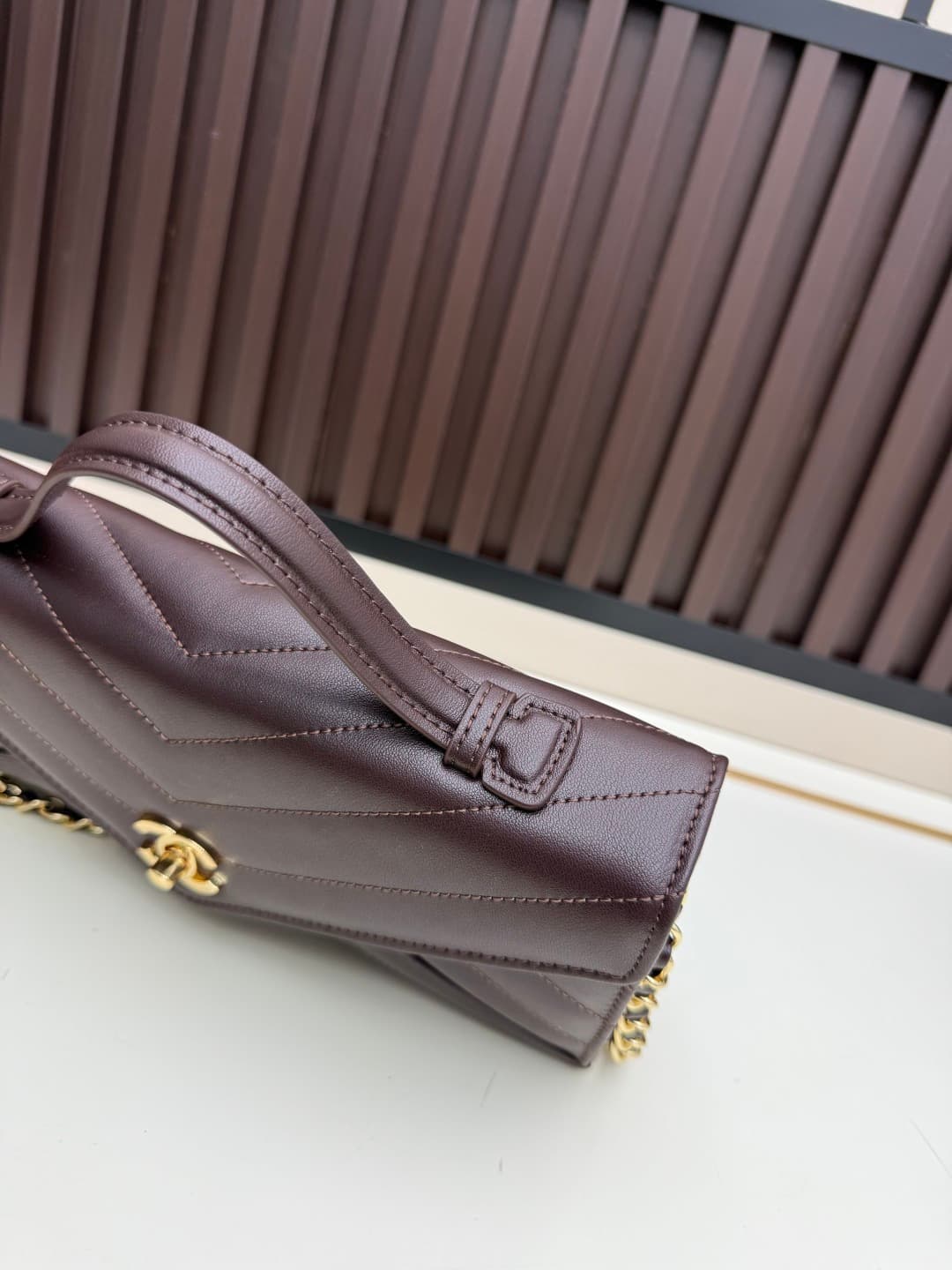 C723 The new OHANEL🚩🚩🚩26X collection/series handbag is a exquisite piece. Inspired by the classic elements of the brand, it features a lightweight and practical design made of delicate lamb leather🐑, bringing a festive vibe. It is adorned with the classic — image 5