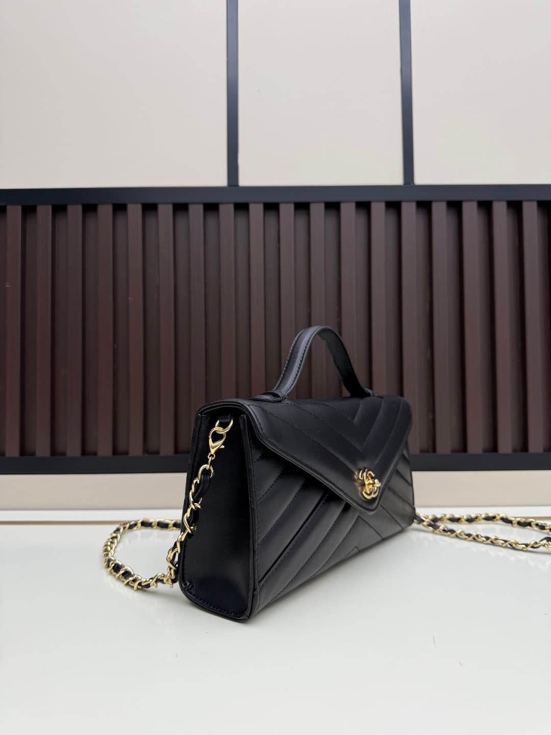 C722 The new OHANEL🚩🚩🚩26X collection/series handbag is a exquisite piece. It combines classic brand elements with creative inspiration, creating a lightweight and practical design made of delicate lamb leather🐑 – bringing out the festive spirit. Featured  — image 2