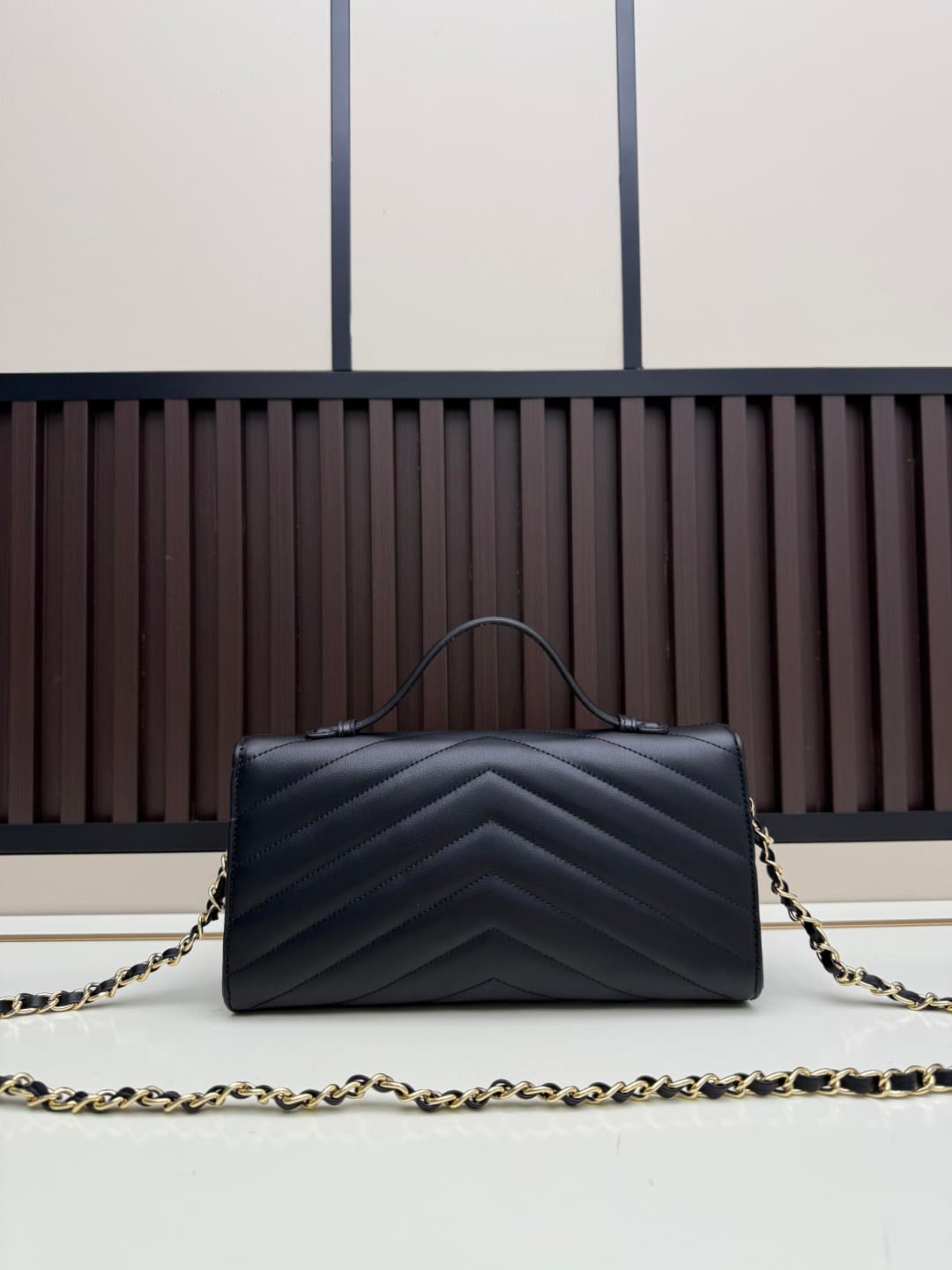 C722 The new OHANEL🚩🚩🚩26X collection/series handbag is a exquisite piece. It combines classic brand elements with creative inspiration, creating a lightweight and practical design made of delicate lamb leather🐑 – bringing out the festive spirit. Featured  — image 3