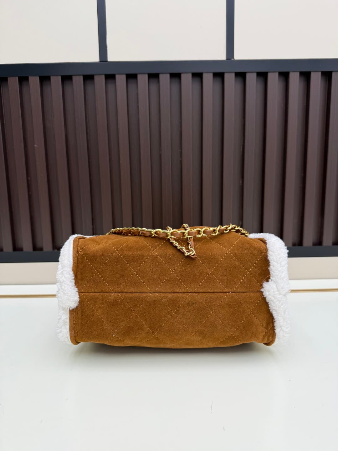 C691 New 💰 Chanel 25 handbag ||| The new “Chanel 25bag” is another “It Bag” after Chanel 22bag! Its design is classic and practical, incorporating the three iconic elements of the brand: chevron-stitched patterns, leather straps, and double C buckles. How — image 6