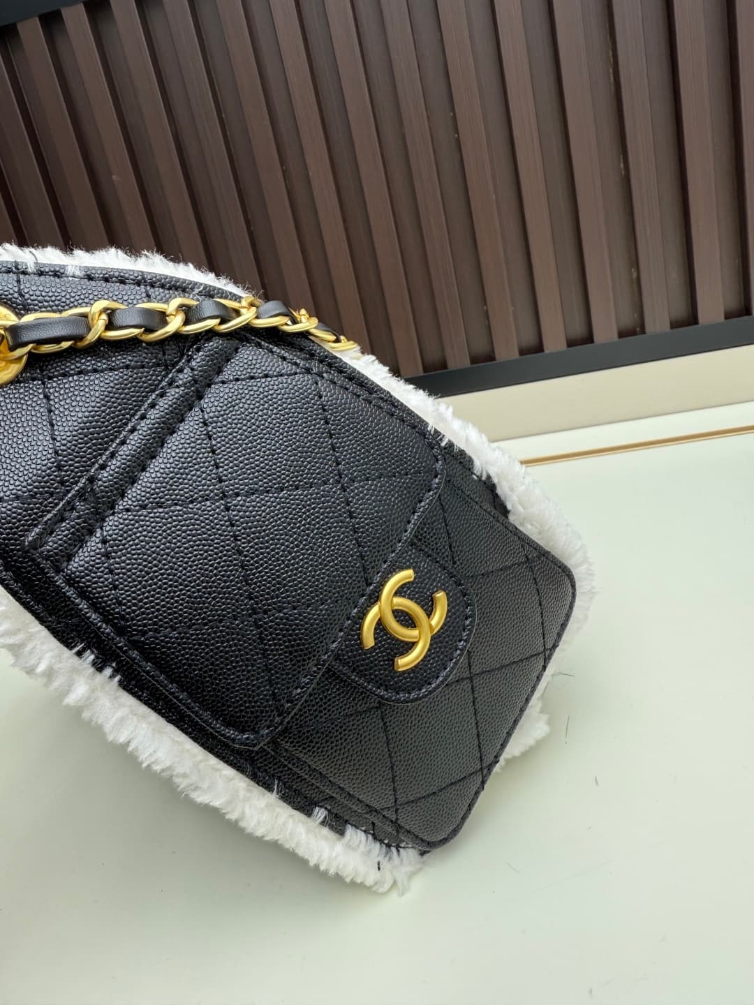 C690 New 💰 Chanel 25 handbag ||| The new “Chanel 25bag” bag is another “It Bag” after Chanel 22bag! It has a classic and practical design, retaining the three iconic elements of the brand: chevron-stitched pattern, leather strap, and double C buckle. Howe — image 4