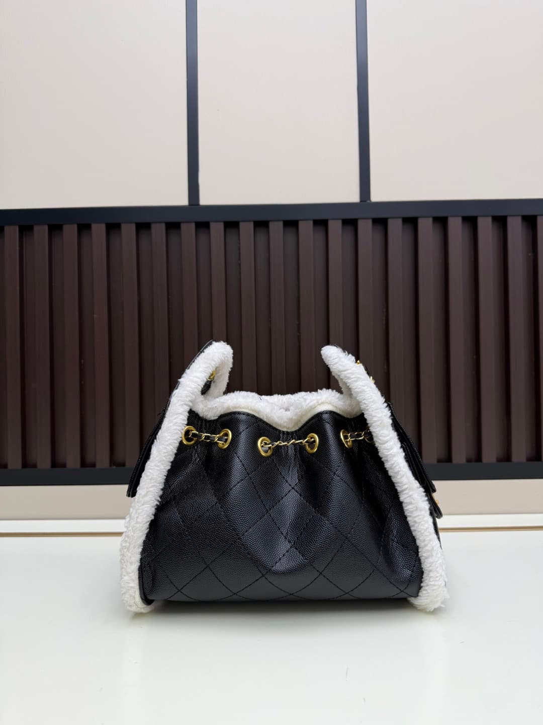 C690 New 💰 Chanel 25 handbag ||| The new “Chanel 25bag” bag is another “It Bag” after Chanel 22bag! It has a classic and practical design, retaining the three iconic elements of the brand: chevron-stitched pattern, leather strap, and double C buckle. Howe — image 3