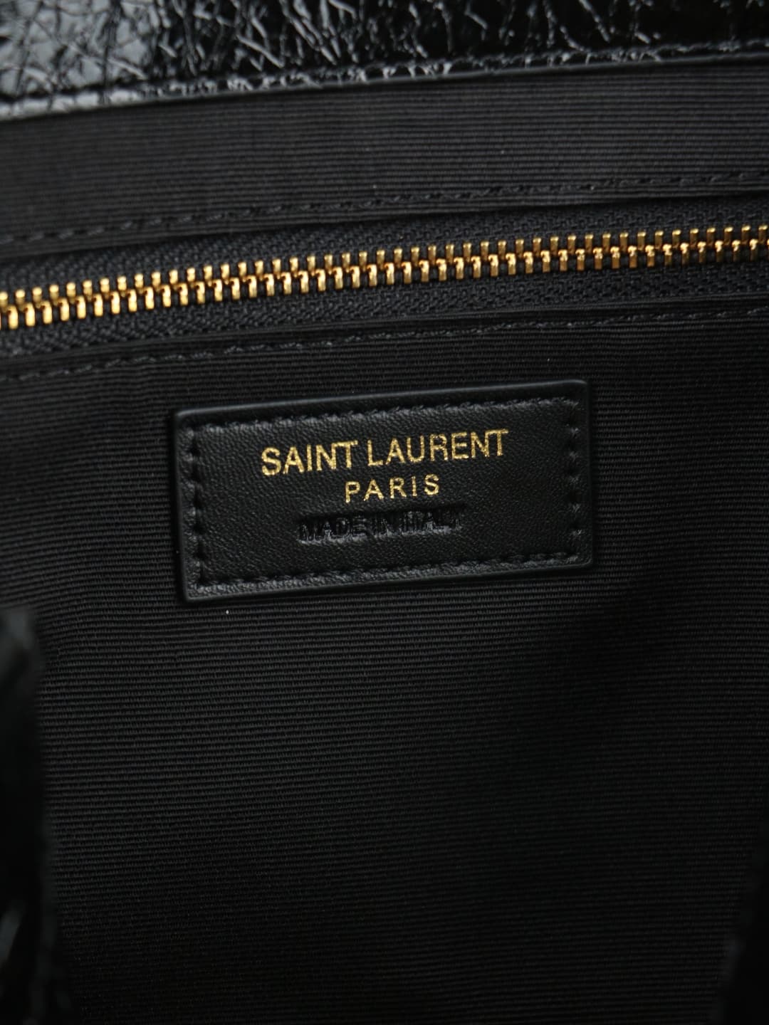 C8649 New Small Size Vintage/Retro Black Leather with Gold🌈 Saint Laurent Niki small-sized tote bag, black and gold color style is incredibly stylish! Made of oiled leather, with natural wrinkles on the surface, giving a soft and durable feel. Metal chain — image 6
