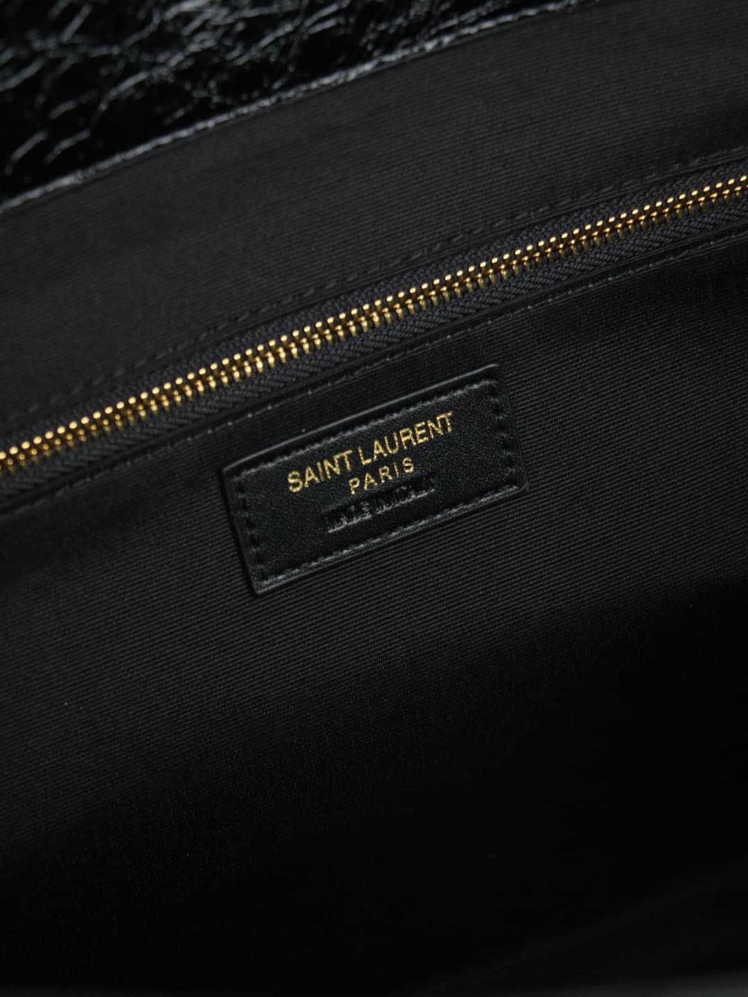 C8648 Vintage/retro large size oil-waxed black leather with gold🌈 Saint Laurent Niki large shopping bag – the black-gold color scheme is incredibly stylish! Made of oil-waxed leather, with natural wrinkles on the surface, it feels soft and durable. Metal  — image 7
