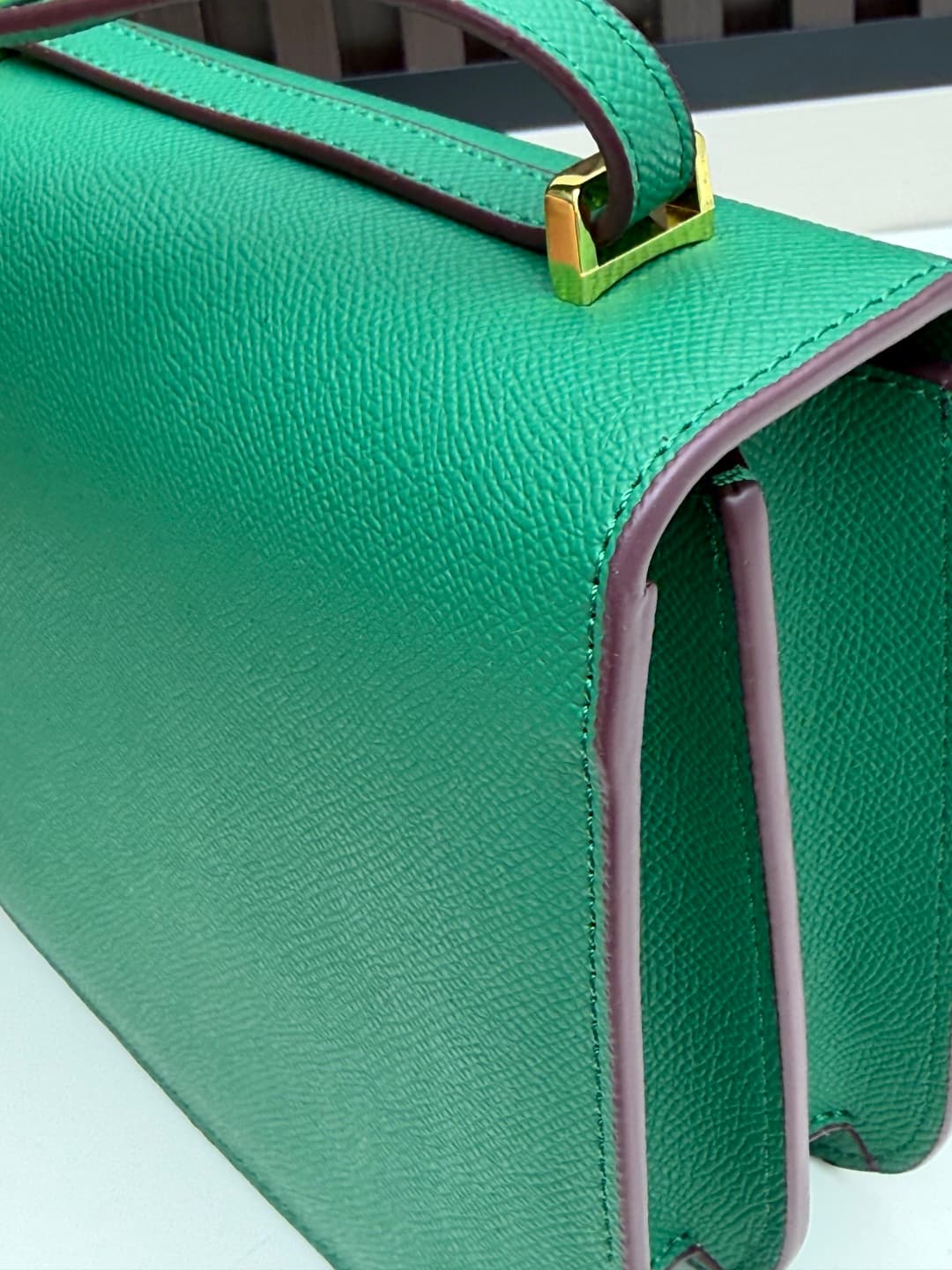 C4788 The flight attendant’s bag is a small size💰 I really love this Hermès Kangkang bag – it’s just like the “white moonlight” in my mind. The color is extremely gentle. The shape of the bag is very elegant. I usually wear it with light-colored clothes:  — image 6