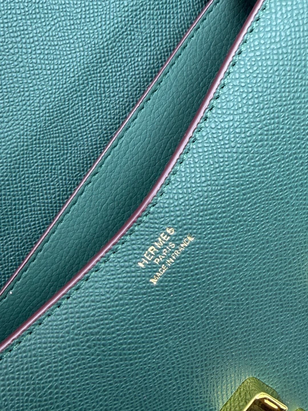 C4787 The flight attendant’s bag is a small size 💰. I really love this Hermès Kangkang bag – it’s just like the “white moonlight” in my mind. The color is extremely gentle. The shape of the bag is very elegant. I usually pair it with light-colored clothes — image 7
