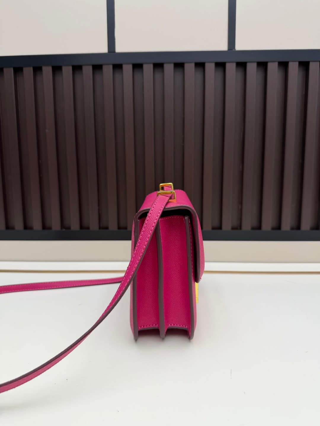 C4782 The flight attendant’s bag is a small size 💰. I really love this Hermès Kangkang bag – it’s just like the “white moonlight” in my mind. The color is extremely gentle. The shape of the bag is very elegant. I usually wear light-colored clothes with it — image 3
