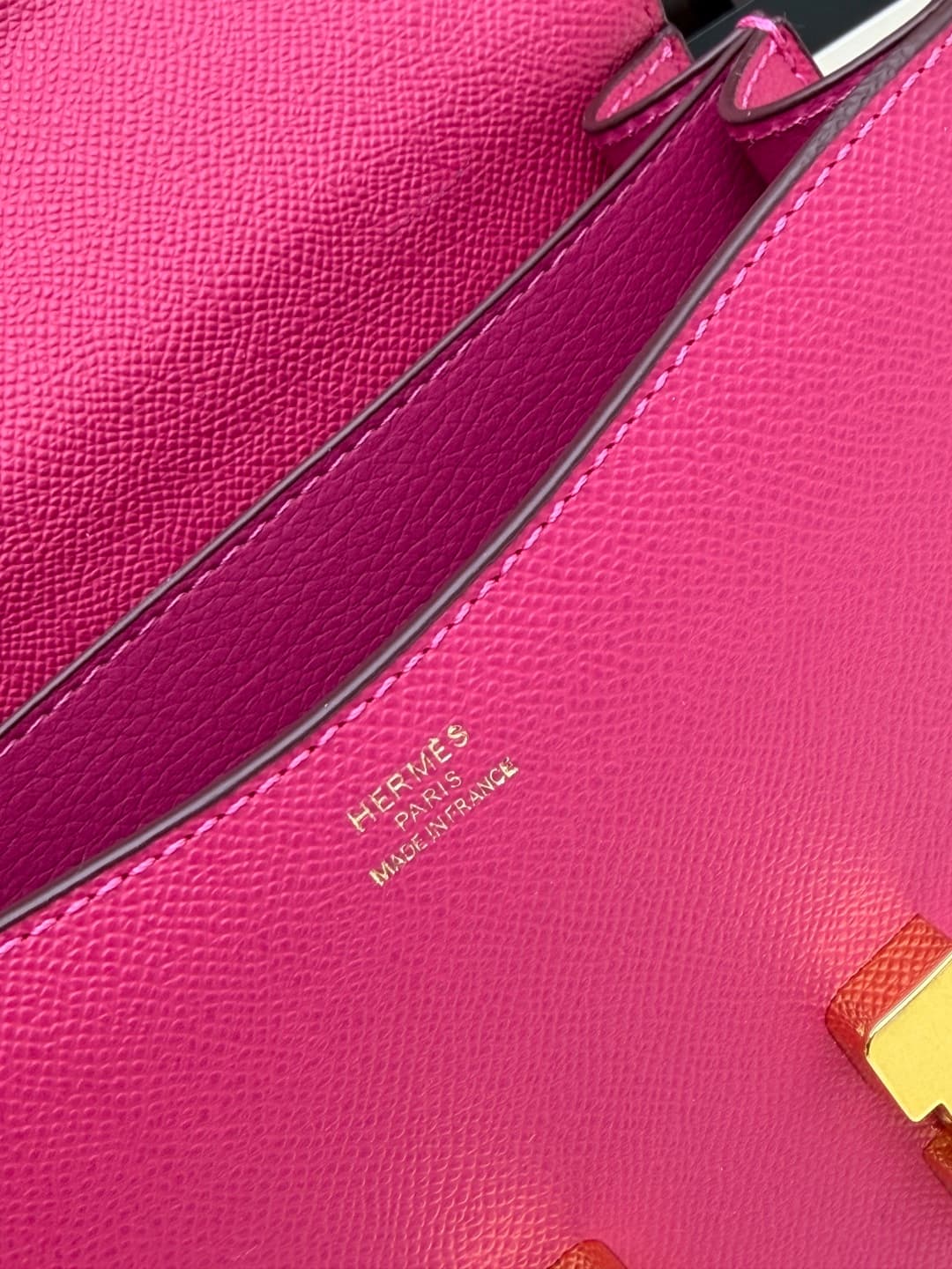 C4782 The flight attendant’s bag is a small size 💰. I really love this Hermès Kangkang bag – it’s just like the “white moonlight” in my mind. The color is extremely gentle. The shape of the bag is very elegant. I usually wear light-colored clothes with it — image 8